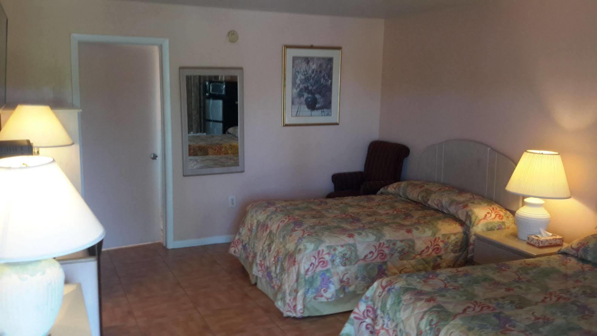 Conty'S Motel Naples Manor Exterior photo